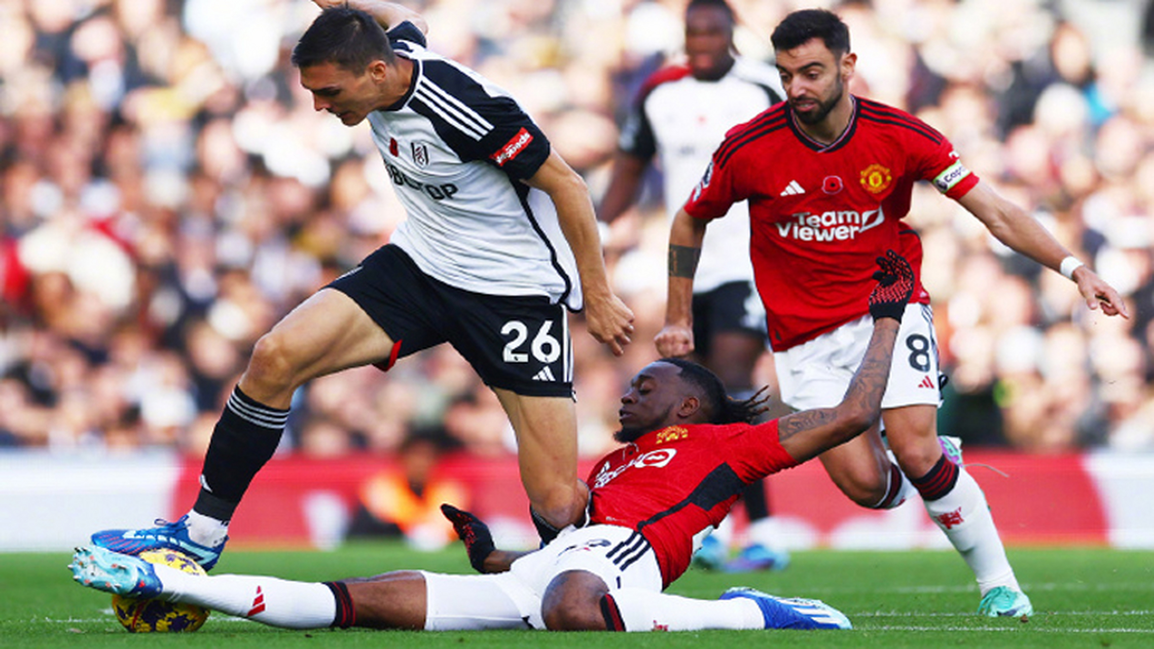 曼联连胜破不胜魔咒，稳定战绩