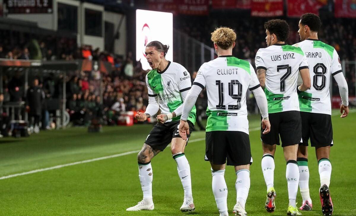 乌拉圭横扫荷兰，凯恩统治全场