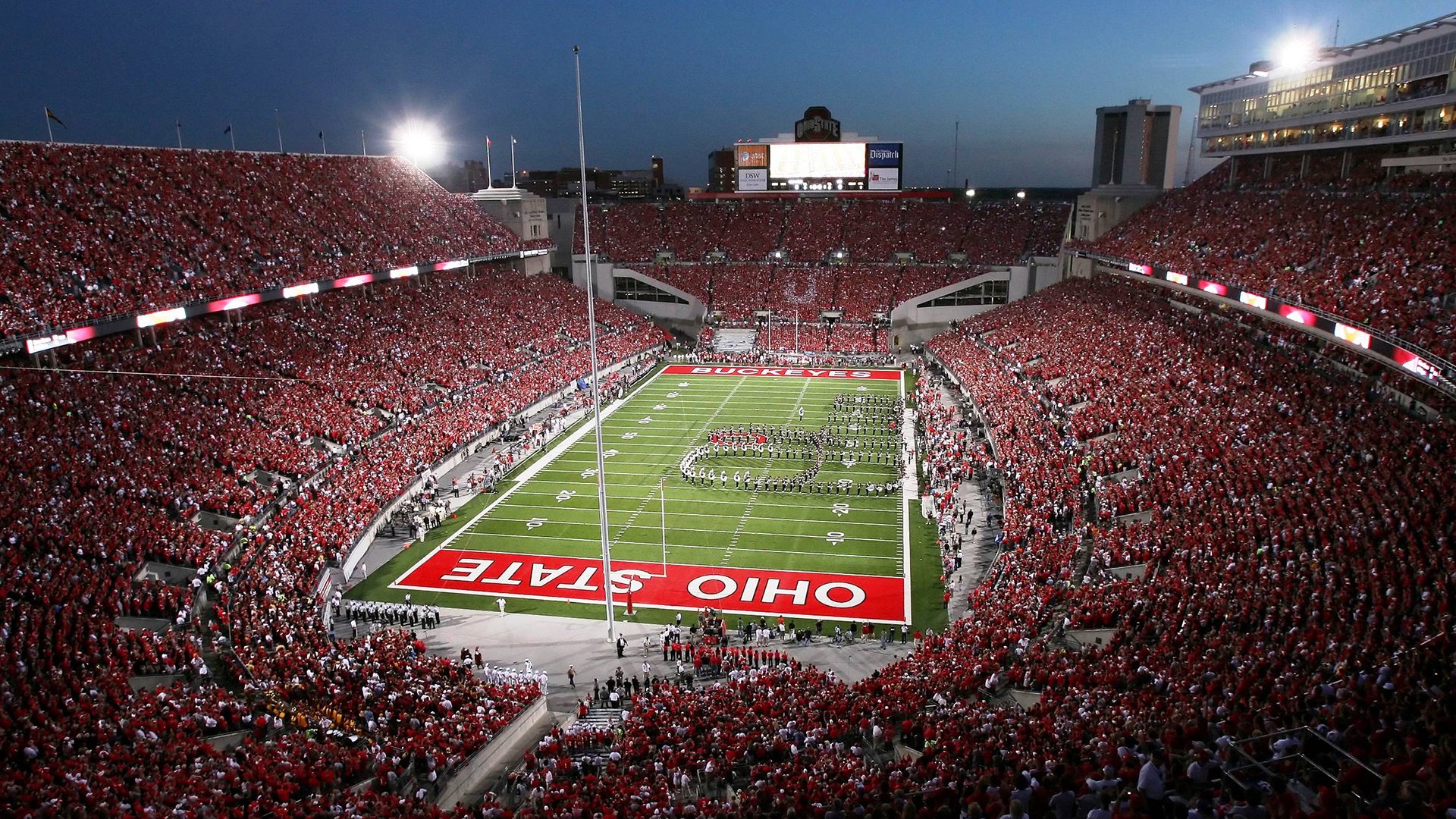 赛道上的心跳时刻，佩雷兹统治全场，哈斯车队惊险战胜雷诺