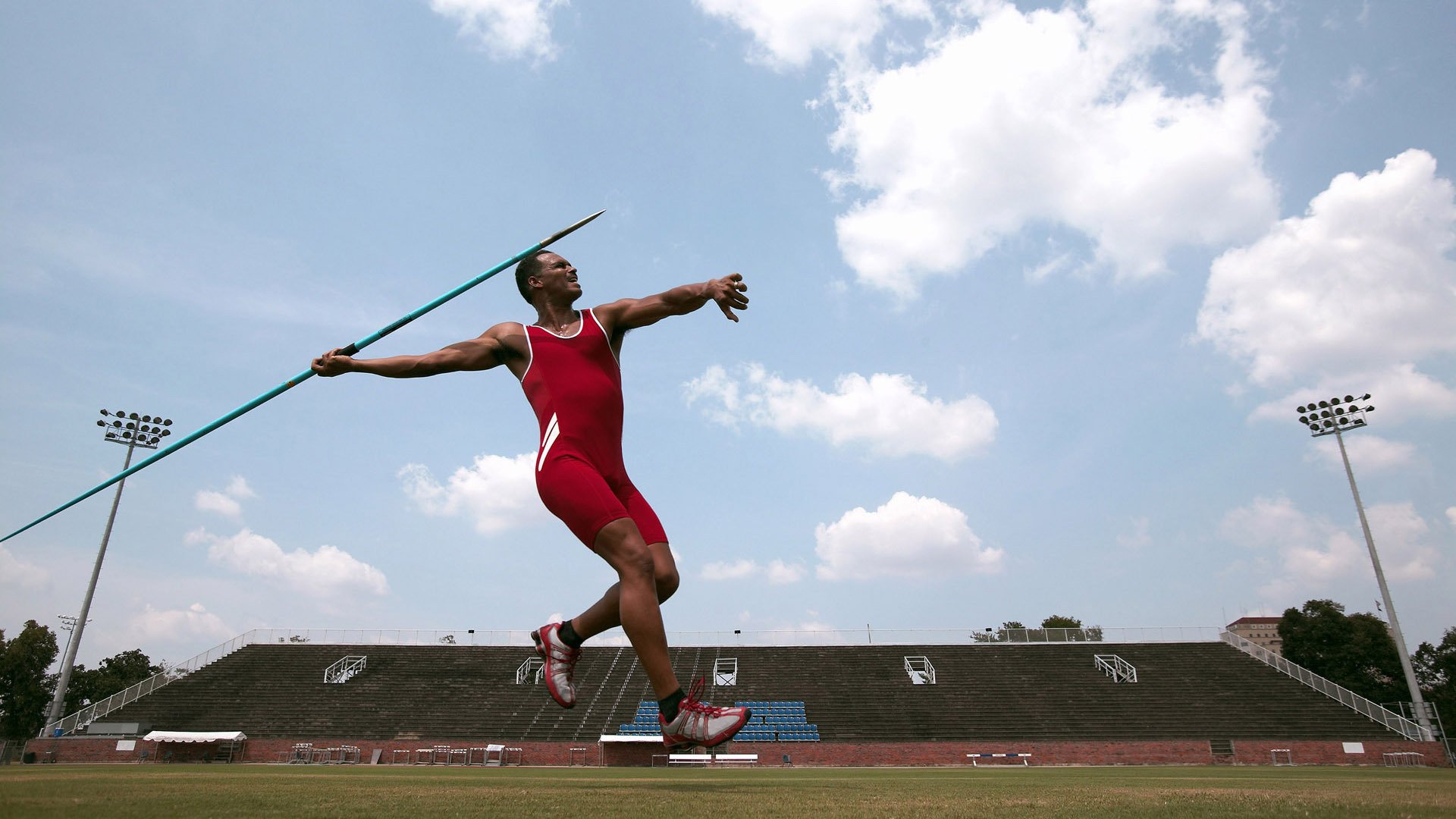 牙买加闪电与英伦玫瑰，当稳稳拿下遇上舞台越大越强